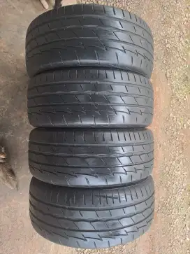 Ban 235/50/18 Bridgestone Potenza RE003 4pc 85%