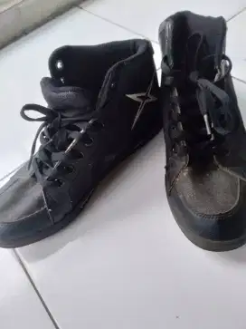 Sepatu dallas pria wanita