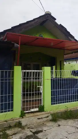 Dijual Rumah Strategis 100 m dari jalan Raya Nasional