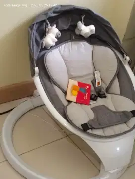 Ayunan bayi baby Elle