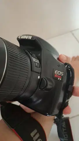 Jual kamera Canon 1100D