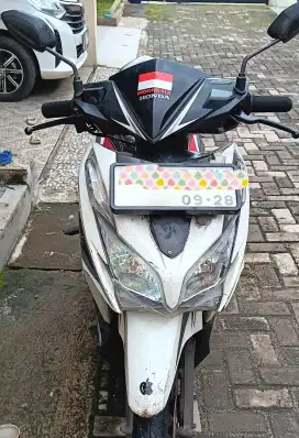 Dijual Vario putih