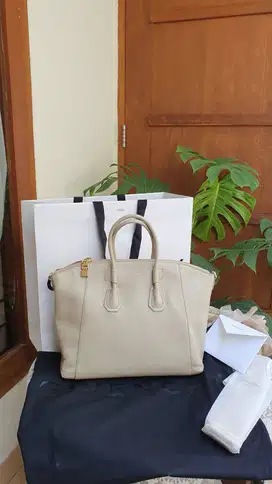 Dijual Tas Givenchy Original Baru Mulus