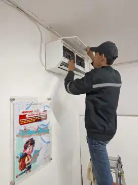 Jasa service AC (Cuci AC , trobleshooting, maintenance, instalasi)