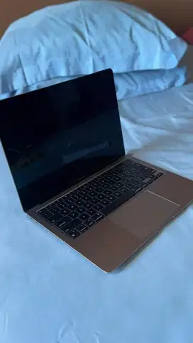 DIJUAL CEPAT MACBOOK AIR M1 13inch - 256GB