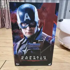 Hot Toys Captain America Avengers End Game Action Figure