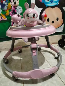 Alat Belajar Jalan Anak