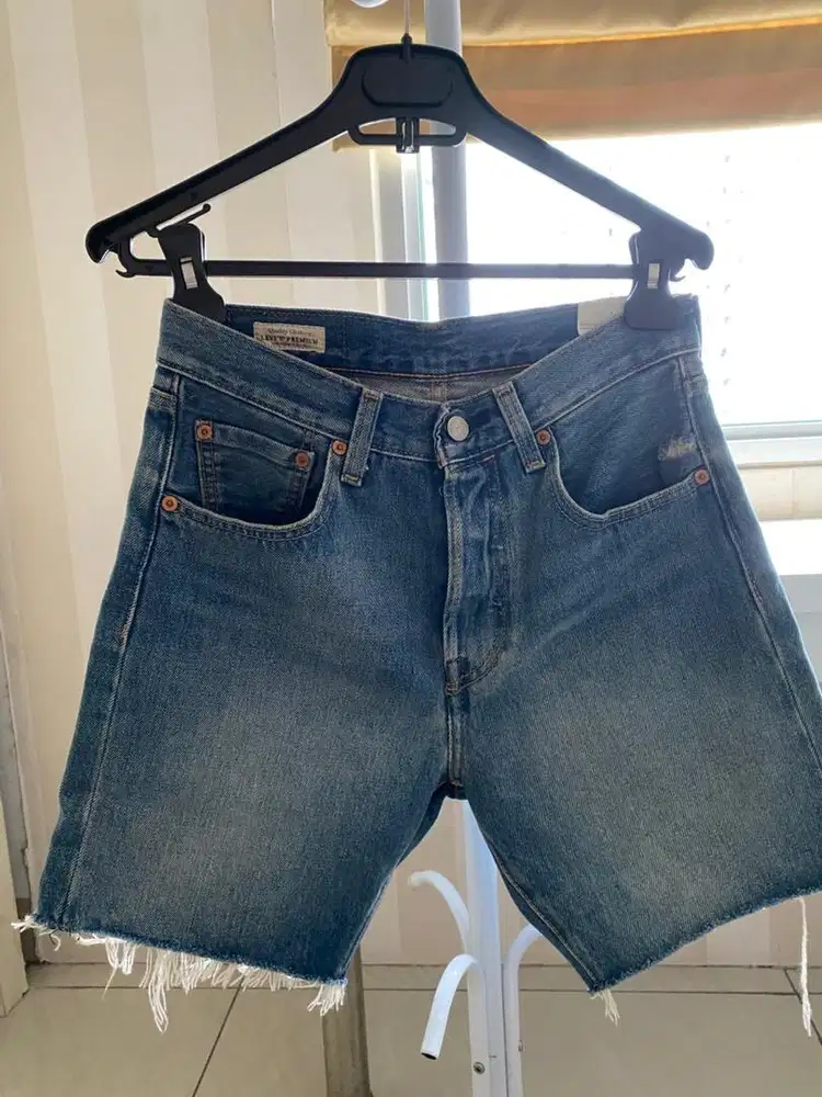Celana Pendek Levi's Premium