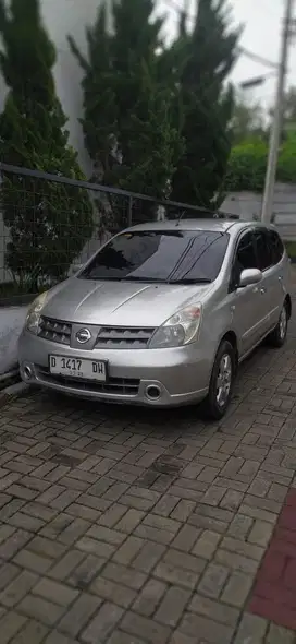 Nissan Grand livina 2010 Bensin