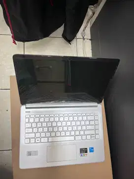 Hp 14s gen11 i3 1115G4 ram 8gb ssd 512gb dq2614tu