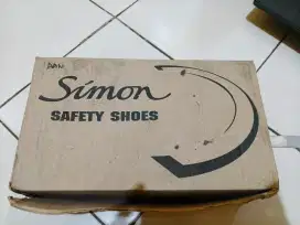 Di jual Sepatu safety merk simon