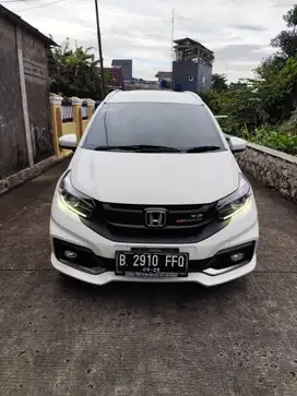 Honda Mobilio RS Manual