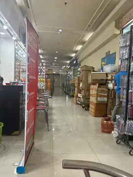 Di cari Wanita bisa Live shoping dan marketplace