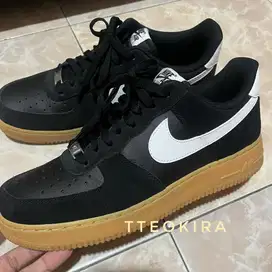 NIKE AIR FORCE ONE LIKE NEW! UKURAN 43 / US9.5 ORIGINAL STORE