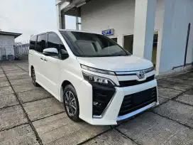 Toyota Voxy 2017