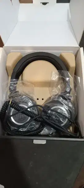 Headphones audio technica ATH-M50x