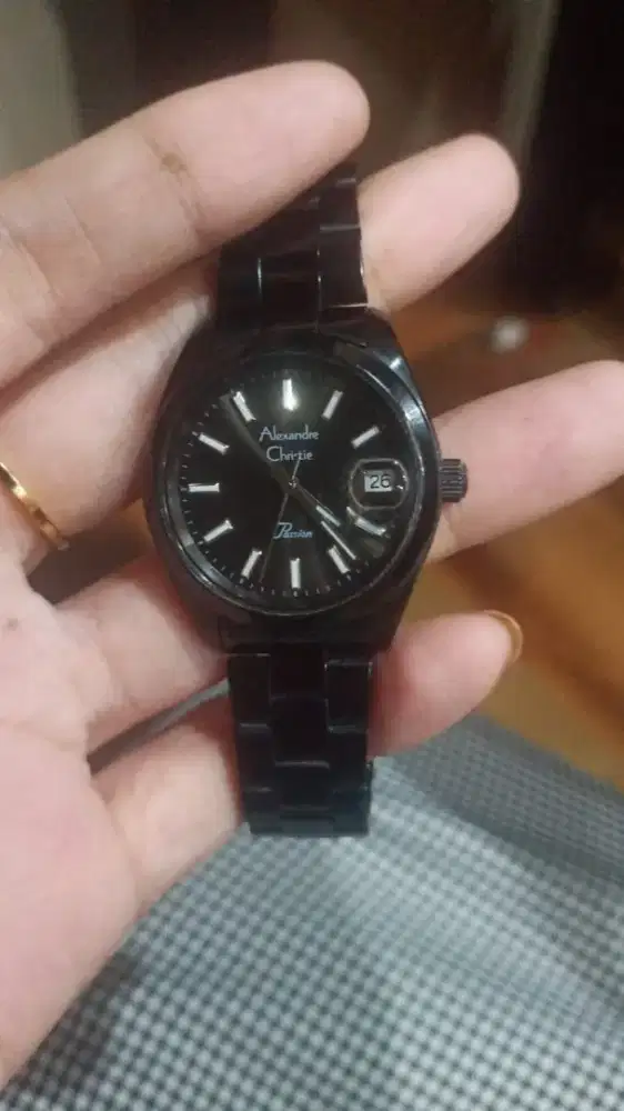 Jam Cewek Alexandre Crishti