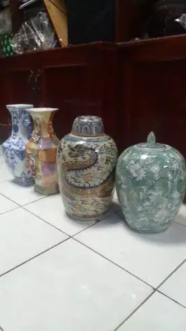 Di jual guci guci lucu