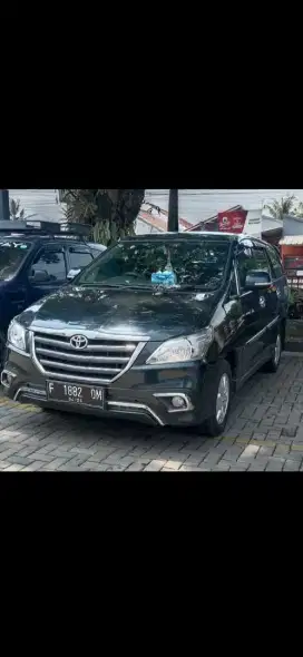 TOYOTA INNOVA 2.O BENSIN 2011