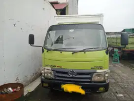 Hino Dutro 110SD engkel short 2010