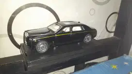 Miniatur pajangan rolls royce