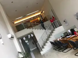 Disewakan Ruko Raya Margomulyo Ex bank