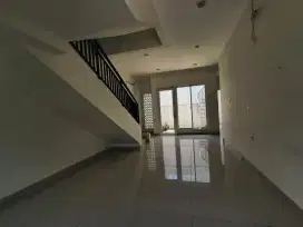 Rumah tinggal summarecon bandung cluster amanda raya 7 sewa murah