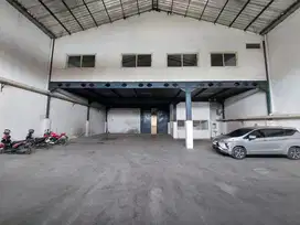 Gudang Margomulyo Permai Bebas banjir akses container 40 ada 2 tingkat
