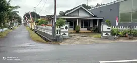 JUAL RUMAH KLASIK TEPI JALAN UTAMA KANIGORO BLITAR