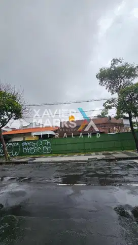 Rumah Usaha Tengah Kota, Jalan Kartini, Kawasan Strategis, Ramai