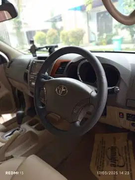 Toyota Fortuner 2011 Bensin