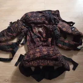 Preloved / Second Gendongan Cuddle Me WCSSC Ultimo Carrier
