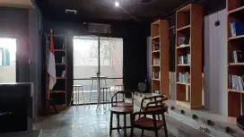JUAL RUMAH LUAS DI TENGAH KOTA, STRATEGIS COCOK BUAT USAHA
