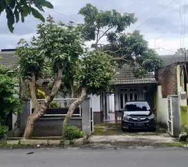 Rumah Murah pinggir jalan Sawojajar cocok buat kantor/usaha