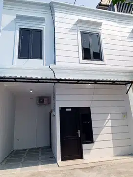 Rumah strategis jakarta selatan 600 jutaan dekat tol stasiun kampus