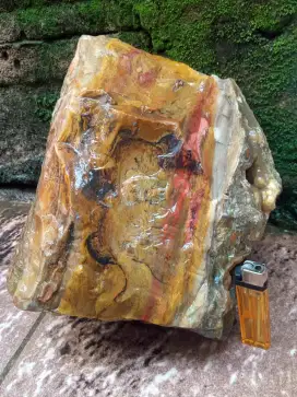 Bongkahan Batu Pancawarna Garut