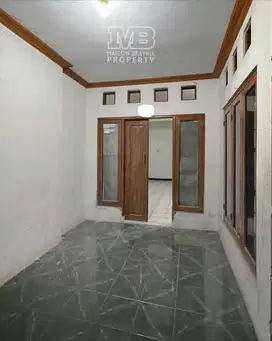 DIJUAL RUMAH RAPI DAN SIAP HUNI, MEDANG SARI GADING SERPONG