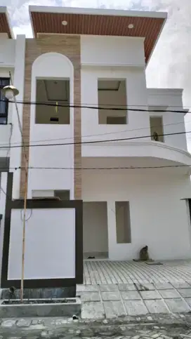 Rumah 2 lantai cantik hook perumahan Wonorejo Rungkut