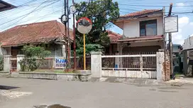 DIJUAL RUMAH HITUNG TANAH TENGAH KOTA BATUNUNGGAL BANDUNG