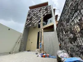 Rumah unik pinggir jalan utama bonus furnish komplit