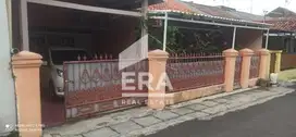 Dijual Rumah SHM di Tengah Kota Karawang