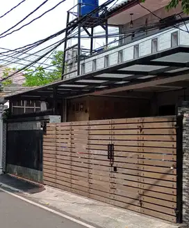 Rumah 2 Lantai di Jalan Zamrut Kayu Putih Pulo Gadung Jakarta Timur