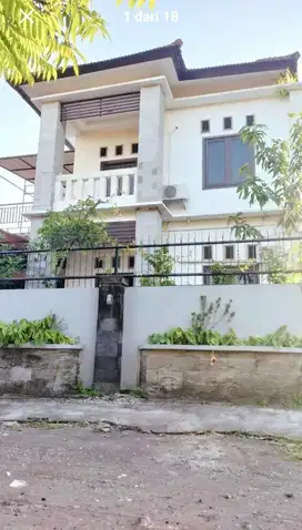 Dijual rumah gatsu barat