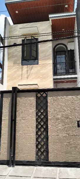Rumah mewah 2 lantai promo Perum Nginden Intan
