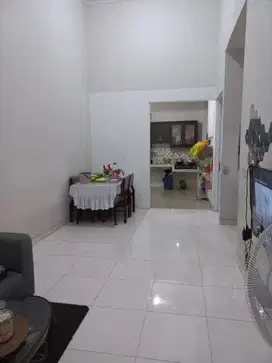 Rumah sudah direnovasi, Utara, Lokasi di Cluster Viola, Banjar Wijaya