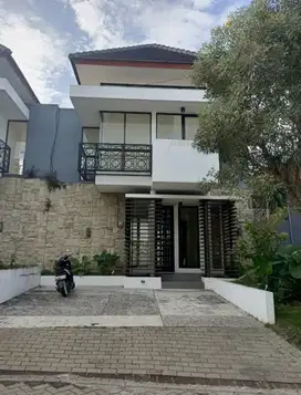 RUMAH MEWAH TASIKMADU DEKAT SUHAT