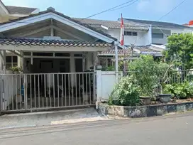 Rumah dijual di Komplek Petukangan Selatan Jaksel Jalan Bebas Banjir