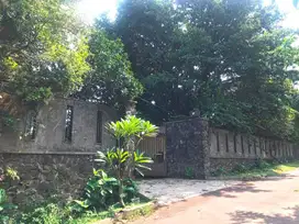 Rumah 1 Lantai Halaman Luas di Jl Garuda Komp Megapolitan Cinere