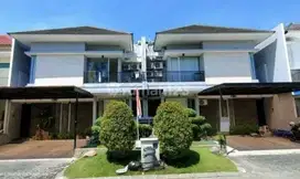 VG213 Dijual 2 Unit Rumah Minimalis Modern di South Emerald Mansion