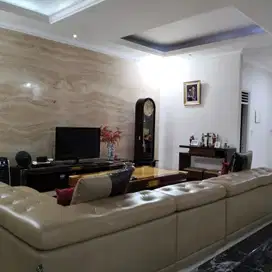 Rumah Manyar Permai Rapi & Nyaman Full Furnshed